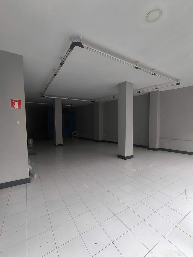 LOCAL COMERCIAL EN AV. SIMON BOLIVAR PORTUGALETE