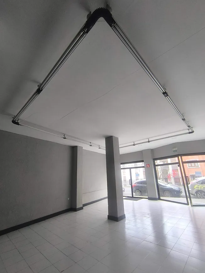 LOCAL COMERCIAL EN AV. SIMON BOLIVAR PORTUGALETE