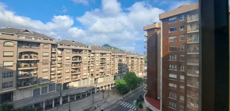 GRAN PISO ZONA MUGAKOA
