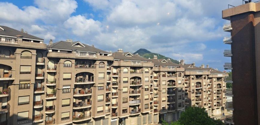 GRAN PISO ZONA MUGAKOA