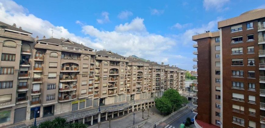 GRAN PISO ZONA MUGAKOA