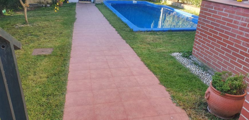 CHALET CASTRO con PISCINA CHALET CASTRO con PISCINA