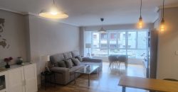 PRECIOSO PISO para ENTRAR A VIVIR en Av. Abaro