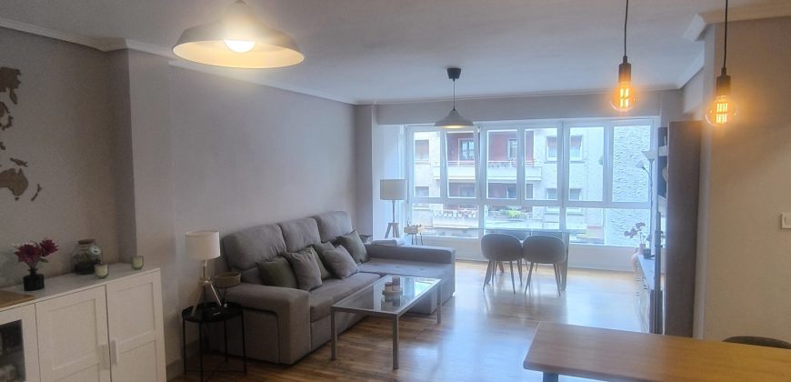 PRECIOSO PISO para ENTRAR A VIVIR en Av. Abaro