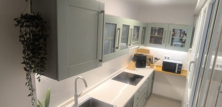 PRECIOSO PISO para ENTRAR A VIVIR en Av. Abaro