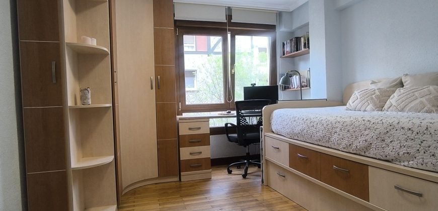 PRECIOSO PISO para ENTRAR A VIVIR en Av. Abaro