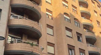 Buen piso en General Castaños con garaje cerrado